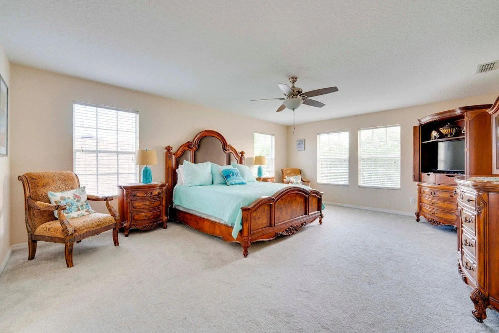 Large Villa - Close to Disney with extended patio and golf course views