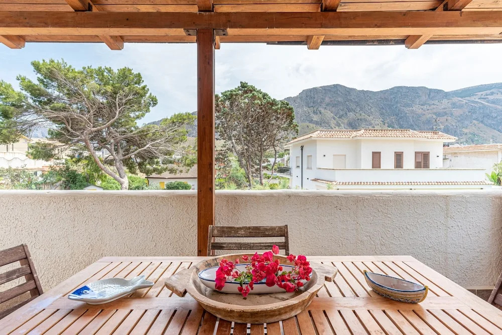 Casa Bouganvillea con Terrazza by Wonderful Italy