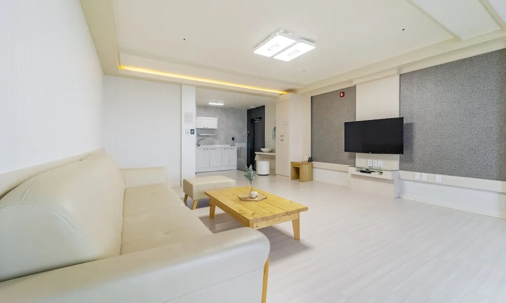 Yeosu Sunset Hostel and Pension
