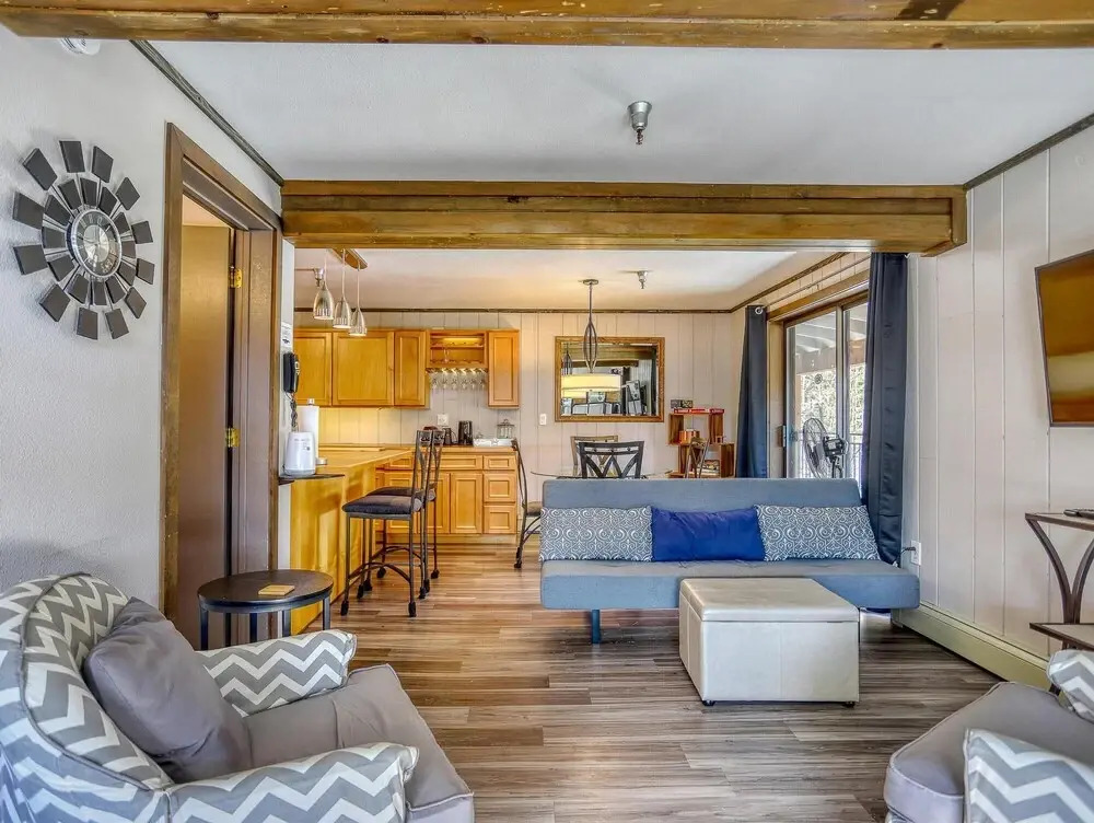 Geothermally Heated Outdoor Pool and Scenic Deck - Cozy Studio Retreat