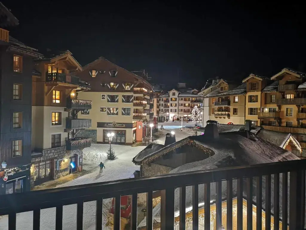 Le 630, appartement de charme avec cheminée aux Arcs 1950