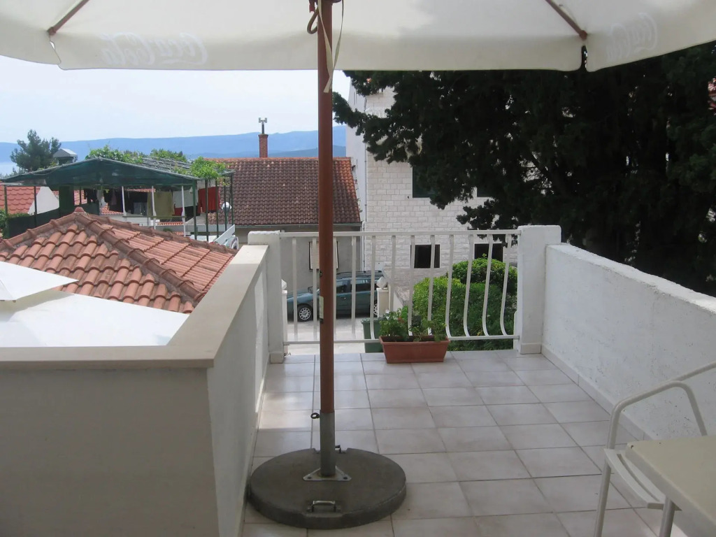 Room Mini - parking: R1 s balkonom Bol, Island Brac