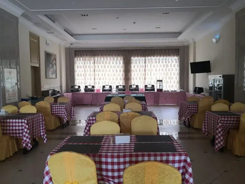 Vienna International Hotel (Guangzhou South Railway Station Sanshan)