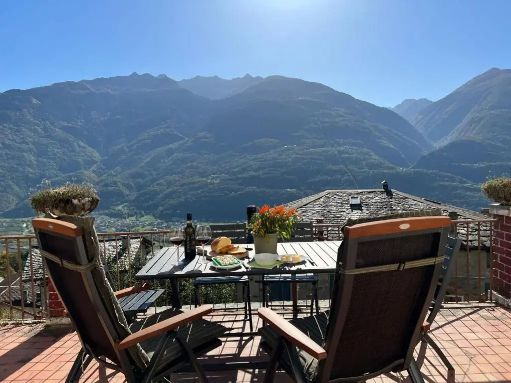 Panoramic Italian Alps Apartment Agape