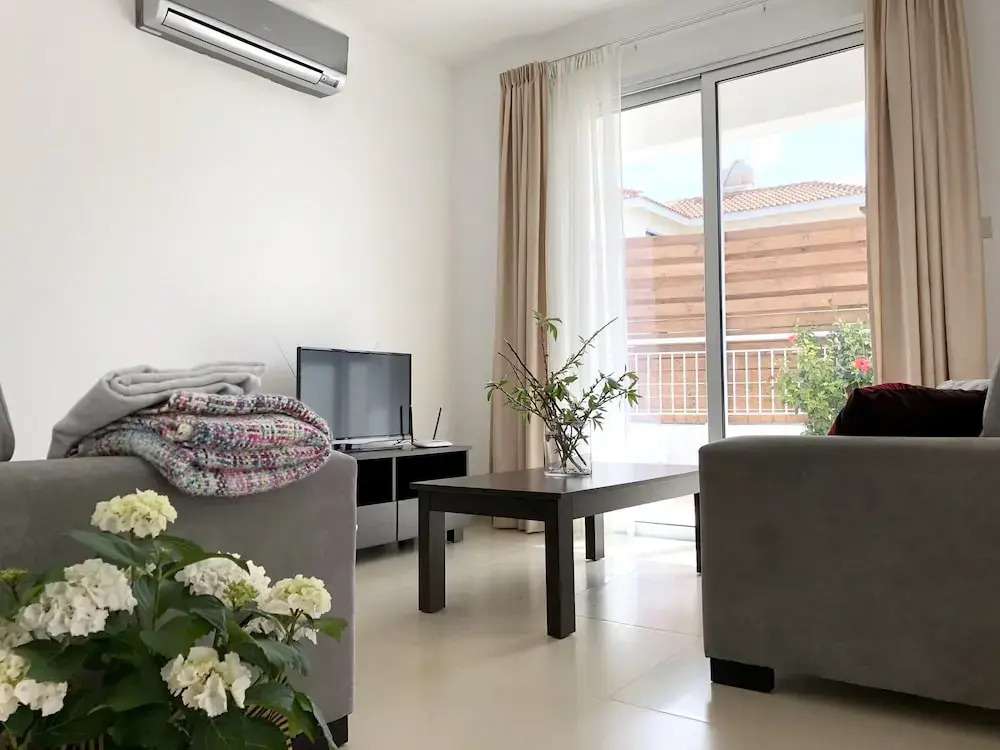 House With 2 Bedrooms in Peyia, With Wonderful sea View, Enclosed Gard