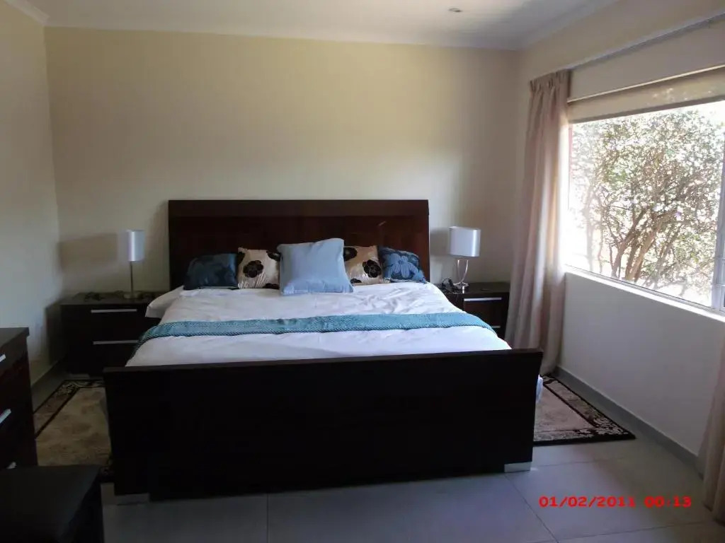 Chalet 2 Petunia