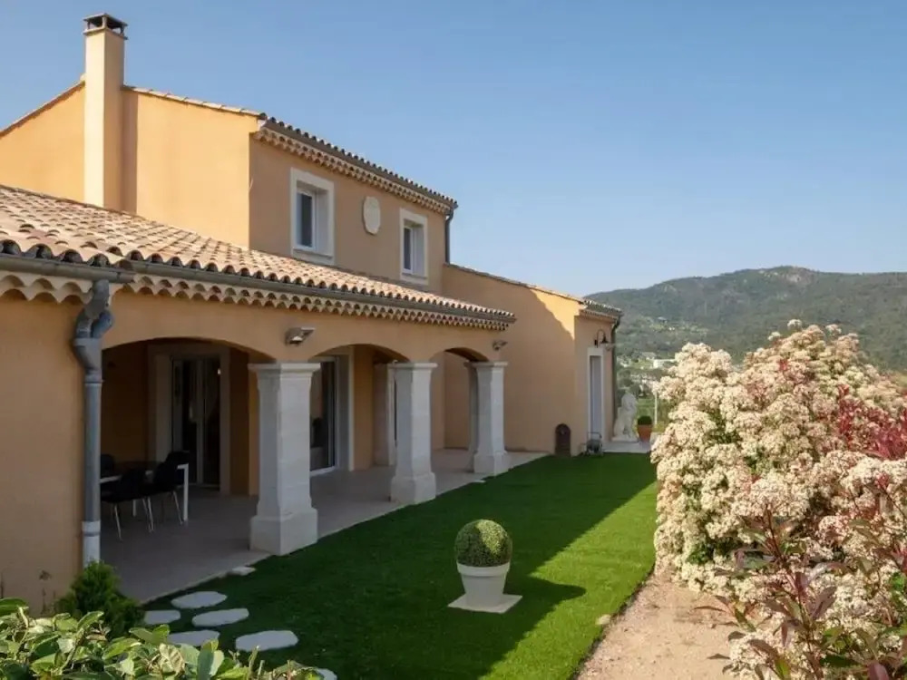Soothing Holiday Home in Sainte-maxime With Swimming Pool