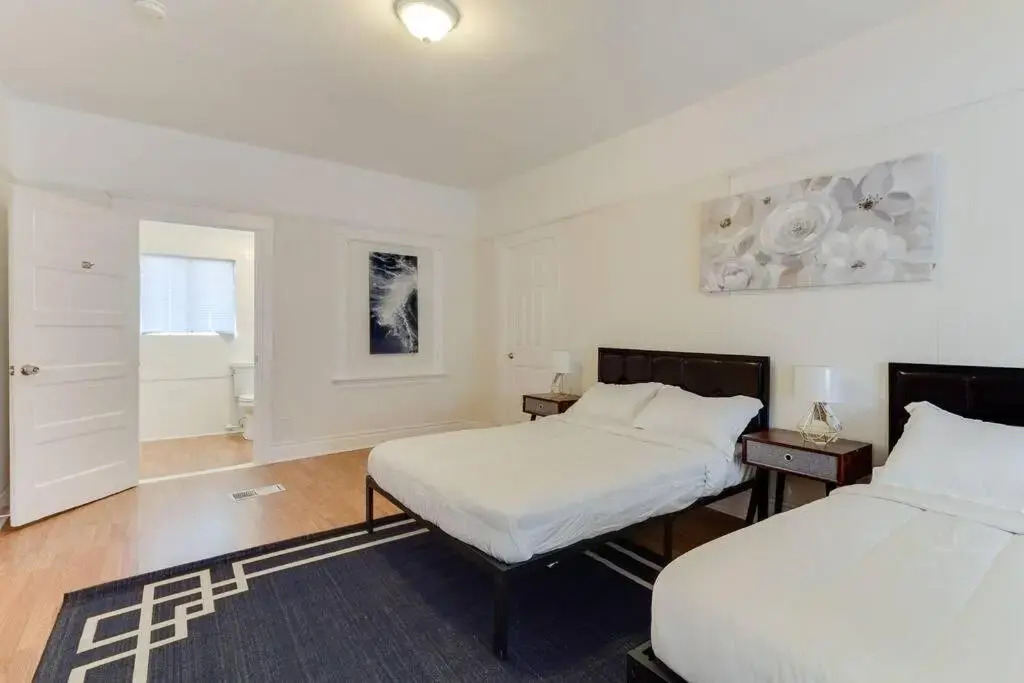 5 Bedroom Koreatown Charmer near DTLA