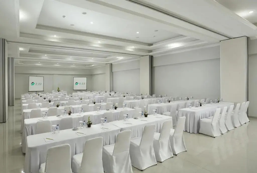 Zizz Convention Hotel