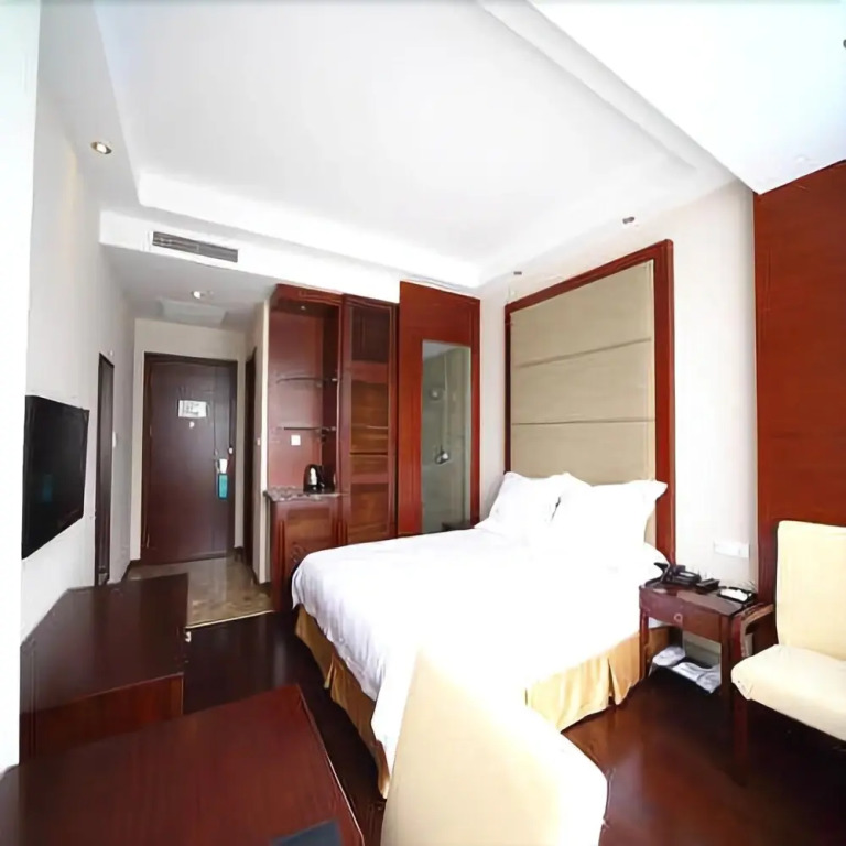 Home Inn Nantong Qingnian Middle Road