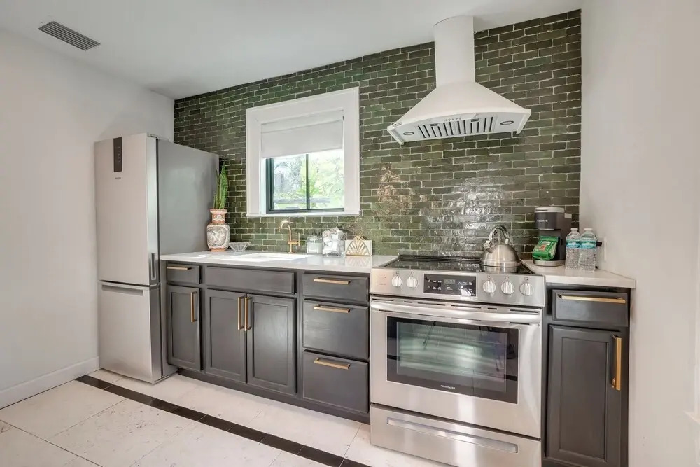 Chic Getaway in Desirable South Tampa District!