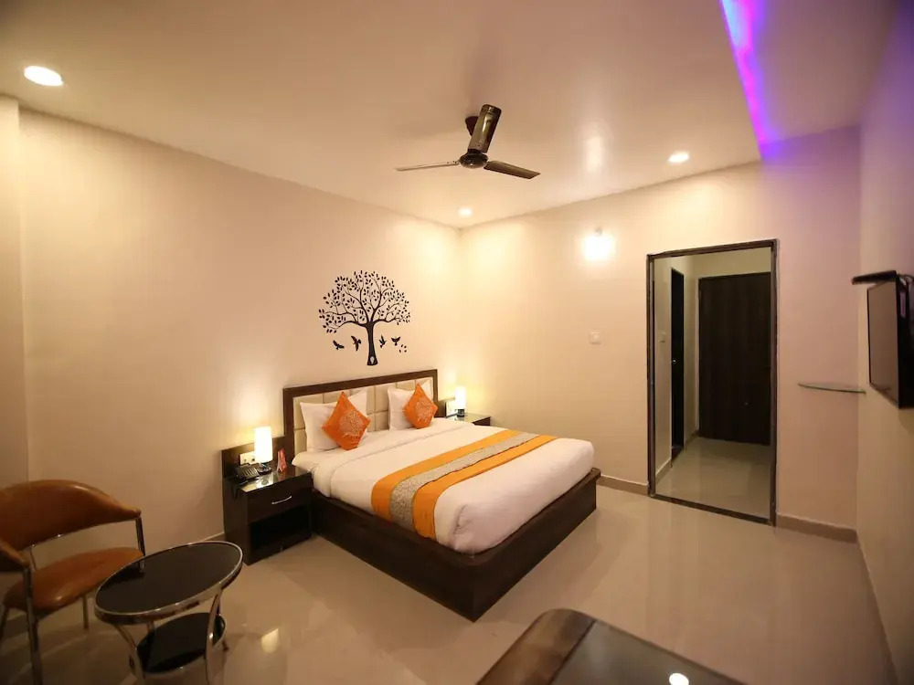 OYO 9130 Hotel Sheetal International