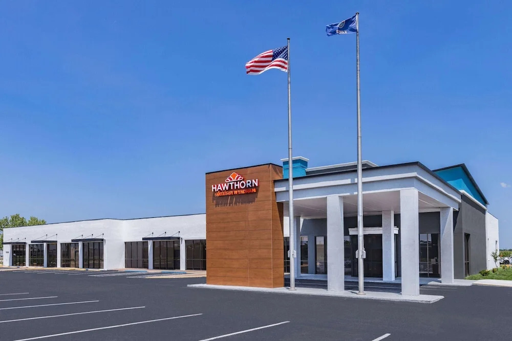 Clarion Hotel & Suites