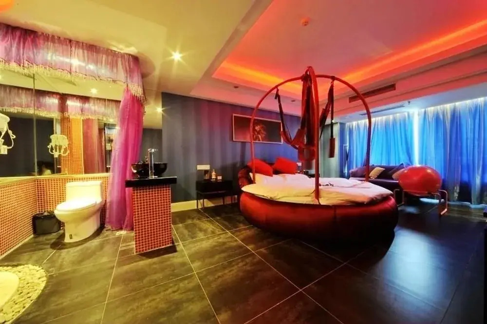 Chongqing Answer To Riddle Theme Hotel