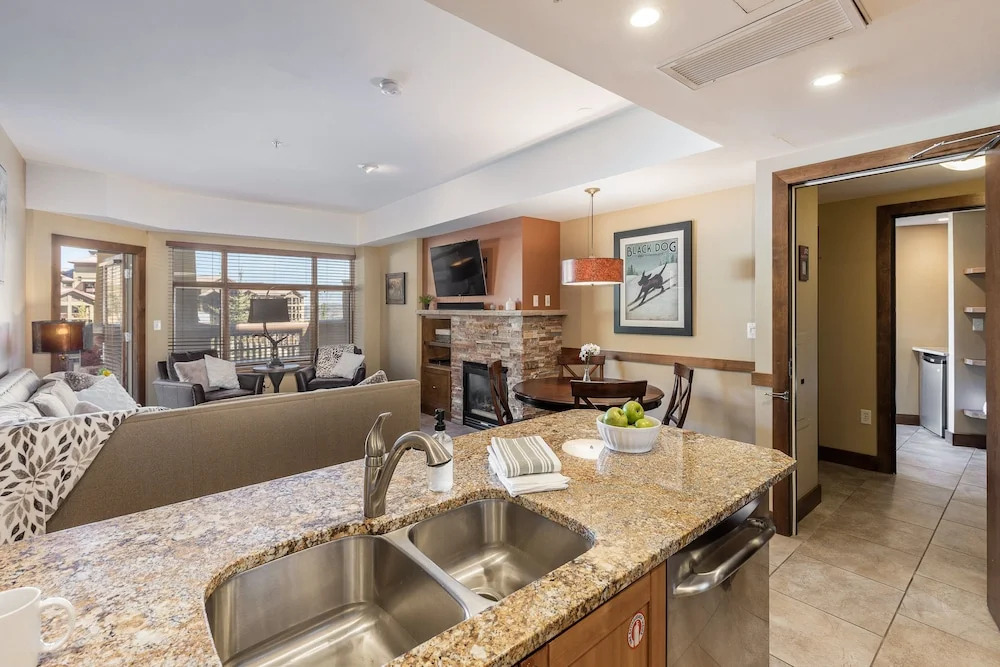 Sun Queen Suite