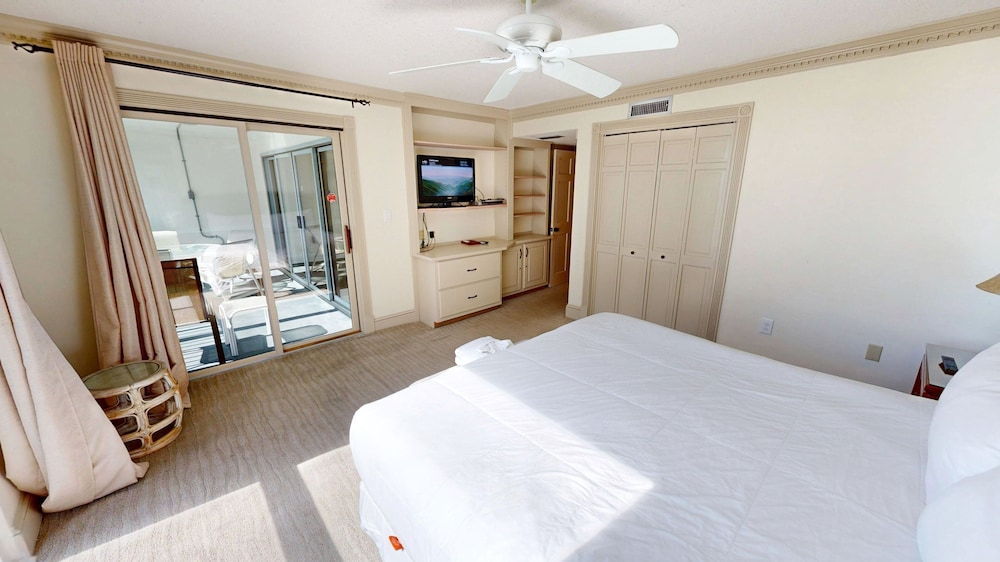 Shoreline Towers 2072 2 Bedroom Condo