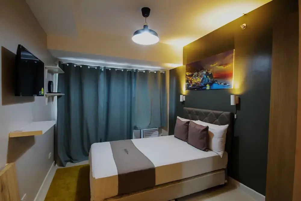 Acellynes Suites at The Residences at Commonwealth by Century