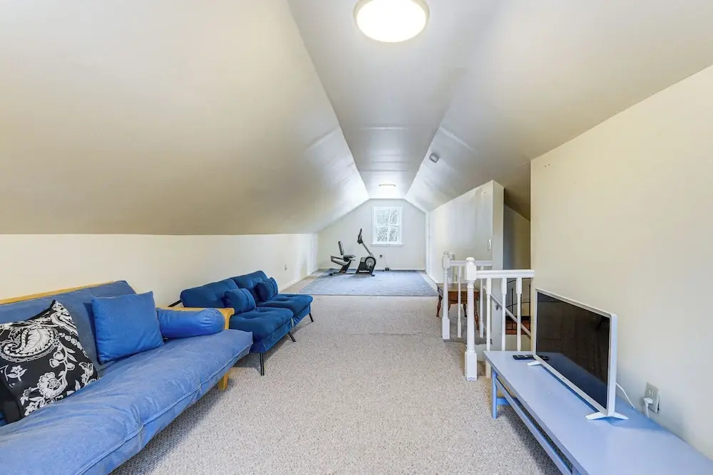 Golf, Hike & Unwind: Spacious Dover Retreat!