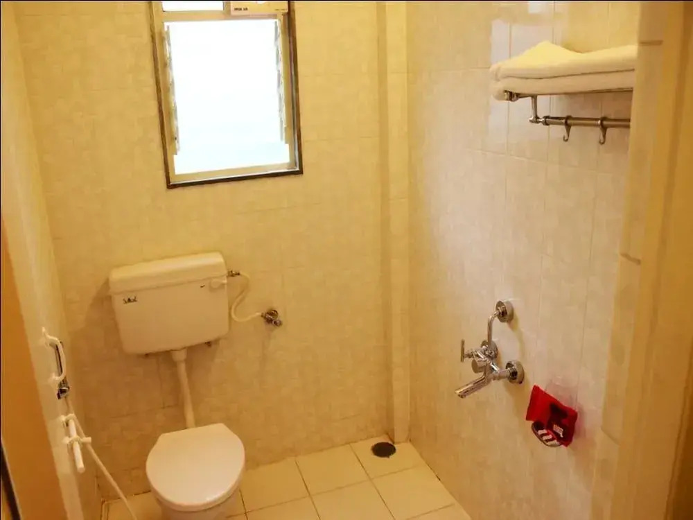 OYO 2161 Hotel Ashray