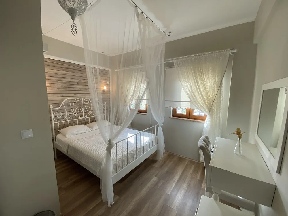 Karina Vineyard House
