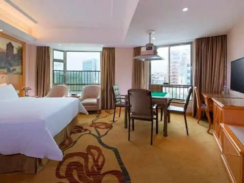 Vienna Hotel Shenzhen Dalang Clothing Base Branch