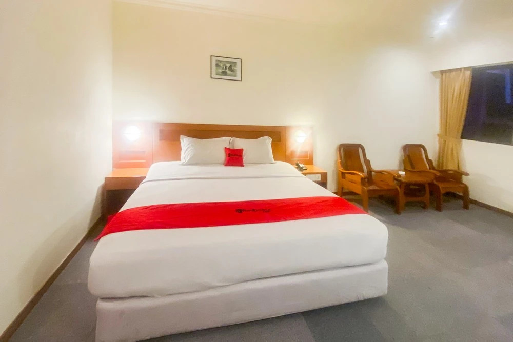 RedDoorz Plus at Plaza Hotel Tanjung Pinang