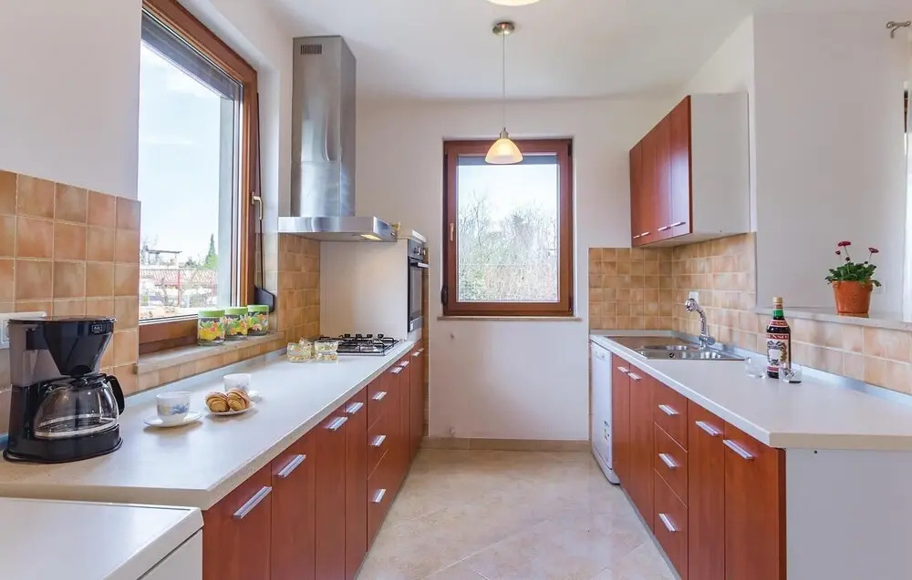 Amazing Home in Liznjan With Wifi and 3 Bedrooms