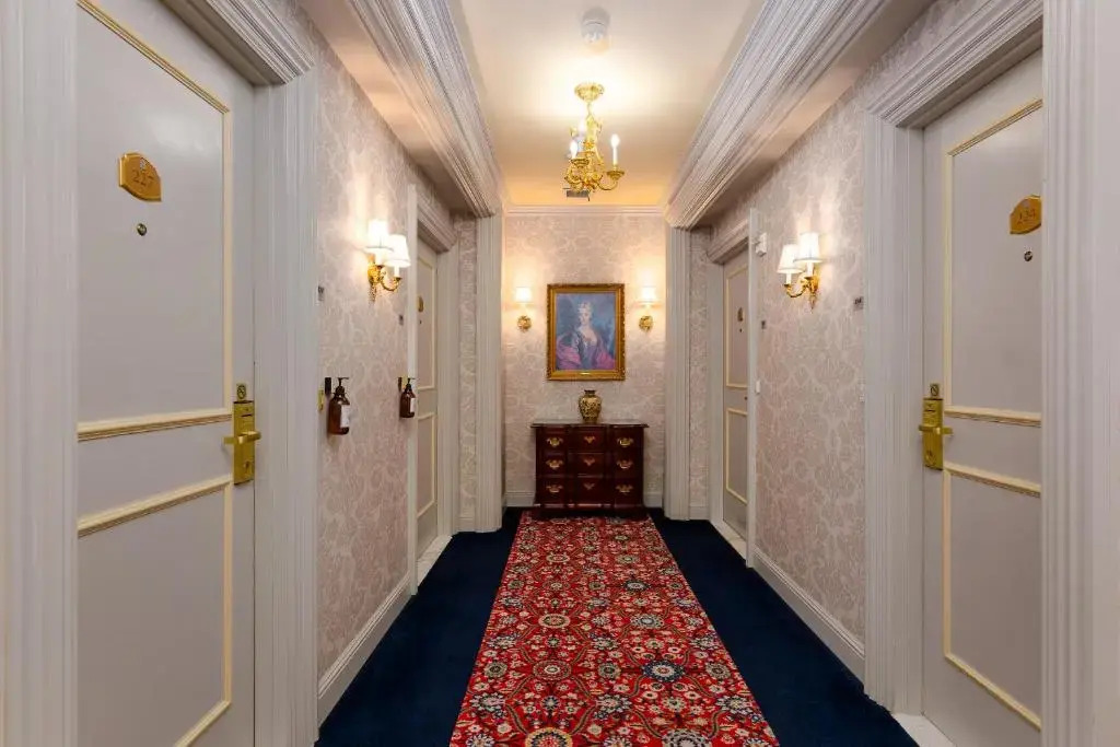 Bristol Hotel, Boutique Collection