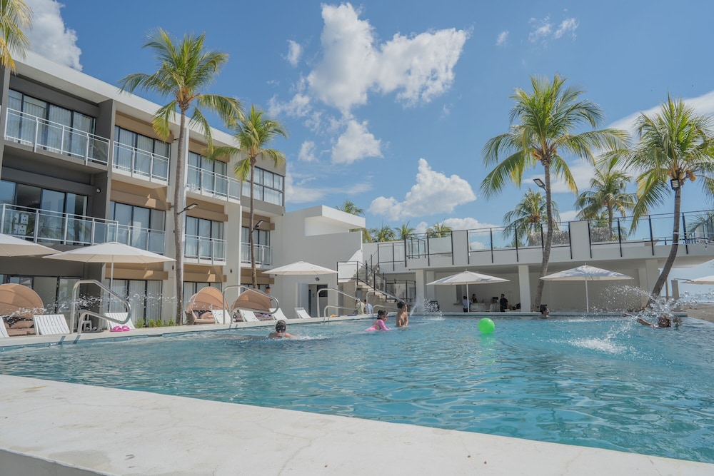 Coco Blue a New Beach Resort