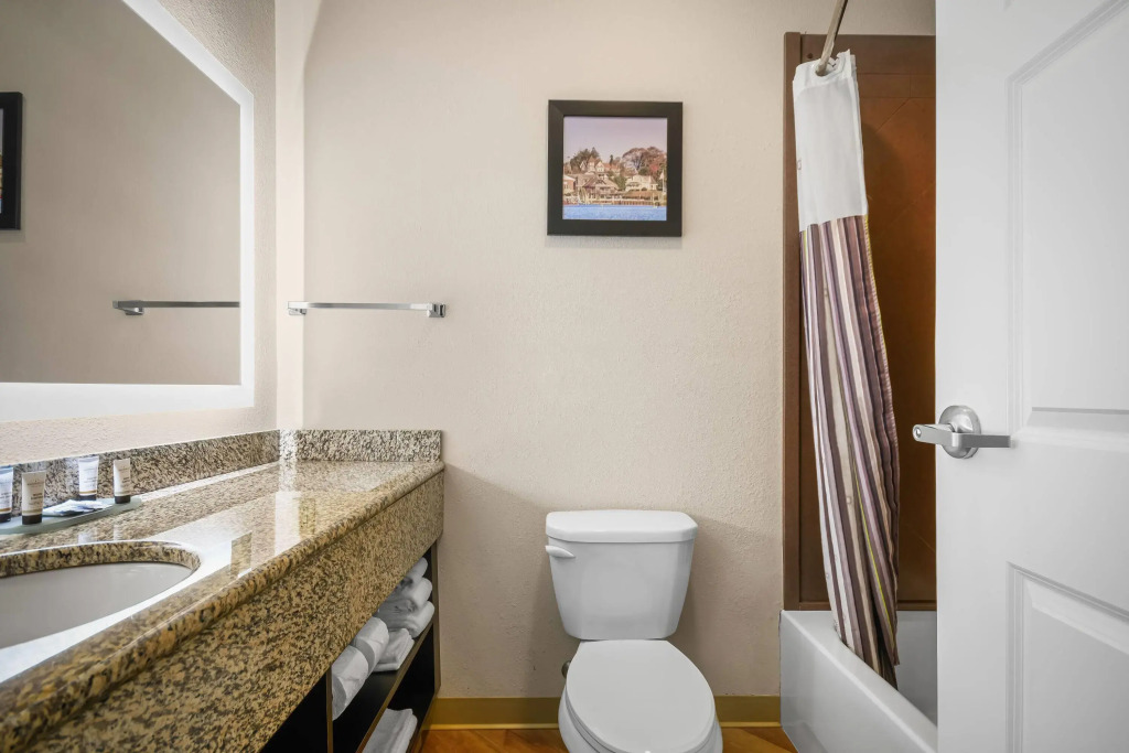 La Quinta by Wyndham Stonington-Mystic Area