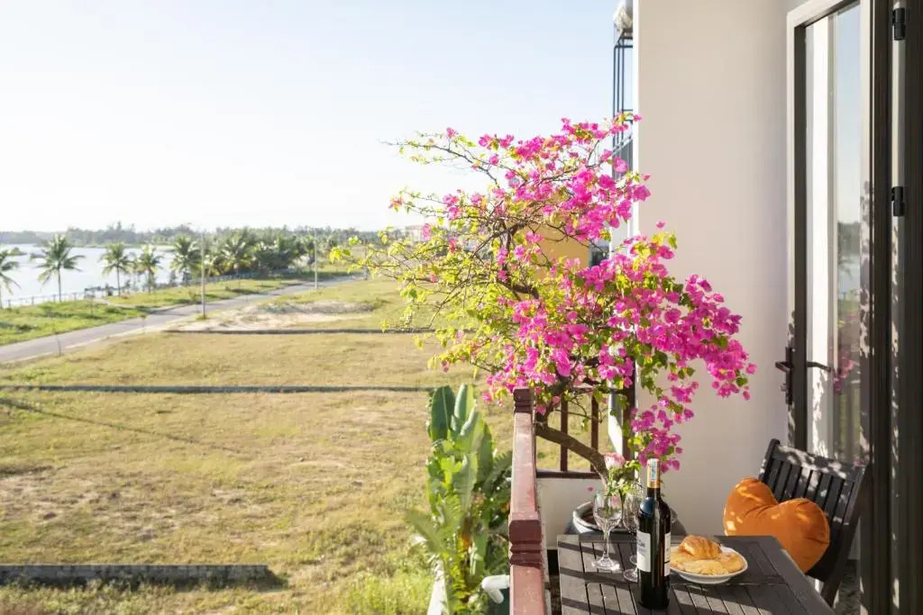 Home River Villa