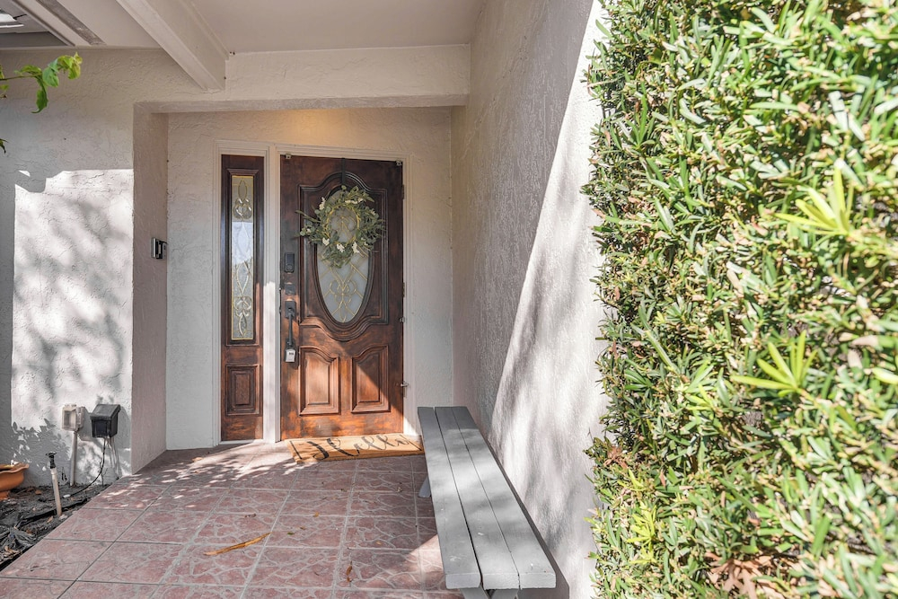 Poolside Oasis! Family Escape in Safety Harbor