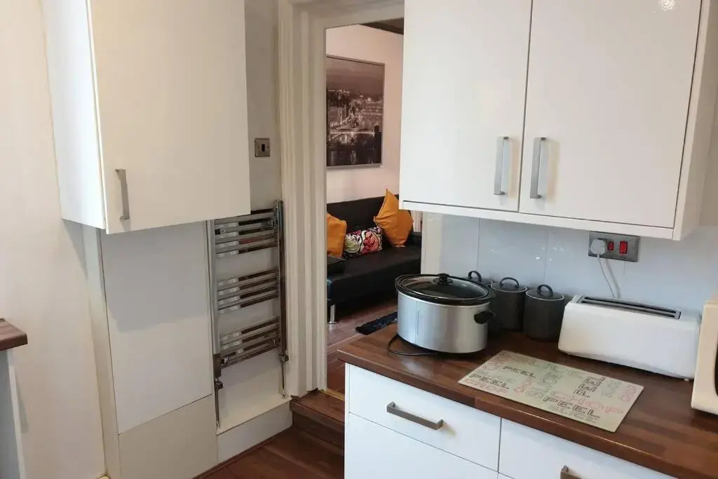 South Shield's Hidden Gem Garnet 3 Bedroom Apartment sleeps 6 Guests