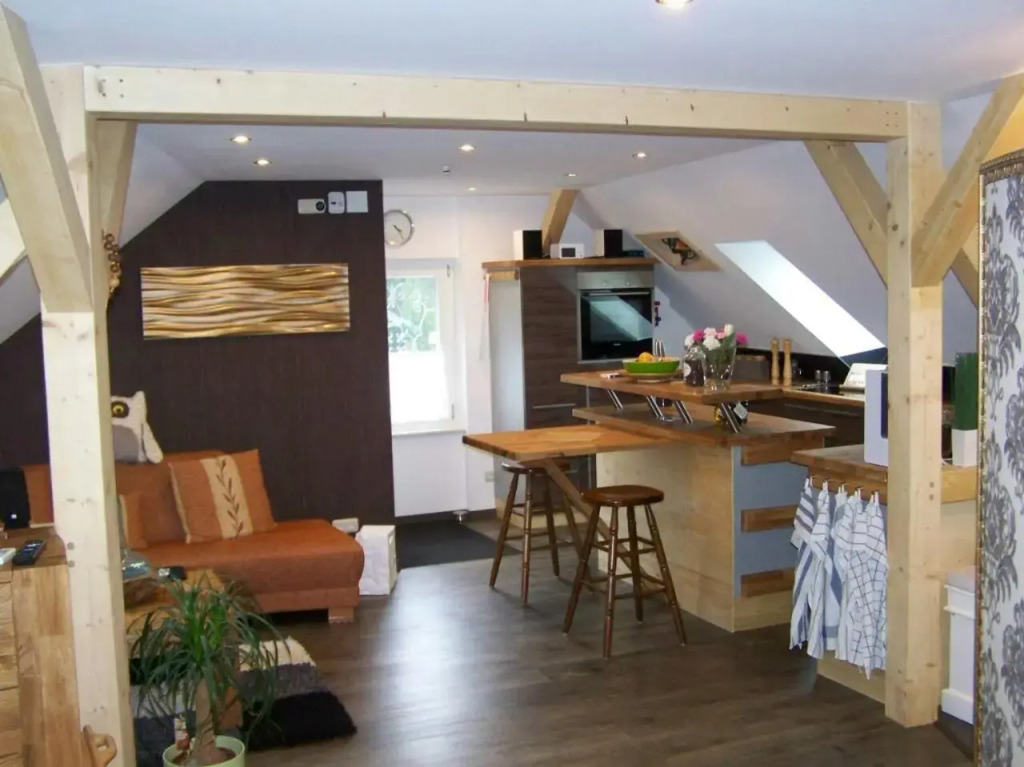 Loft-Ferienwohnung zur "Kfz-Schenke"