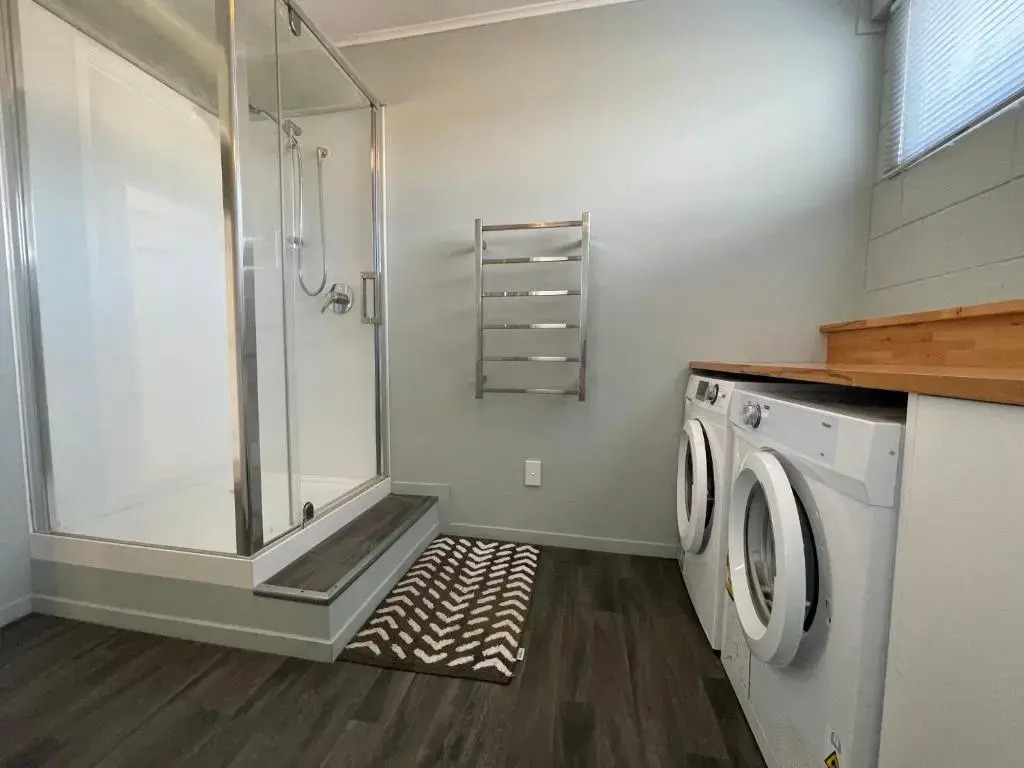 Private 2 bedrooms suite with free parking