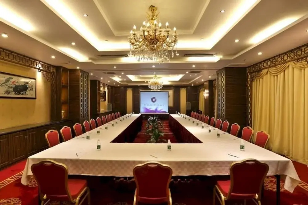 Golden Lotus Herton Seaview Hotel