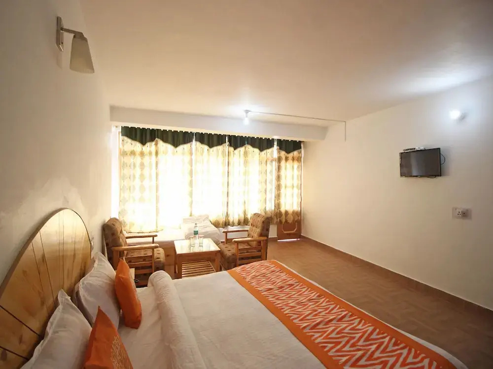 OYO 7625 Hotel Bhrigu