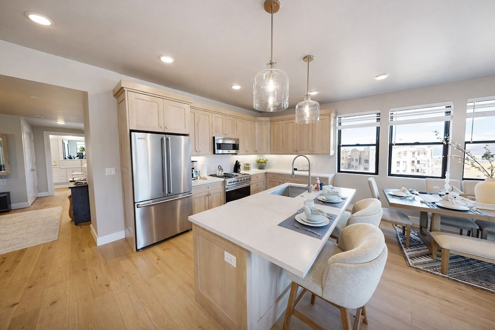 Pet Friendly! Winston's Lodge At Helling 203 3 Bedroom Condo