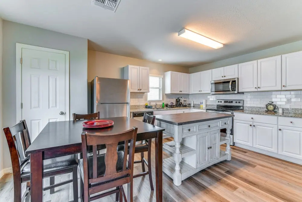 Pet-friendly Home w/ Fenced Yard in Florence!