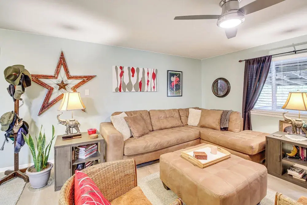 Walk to Bathhouse Row: Dog-friendly Home!