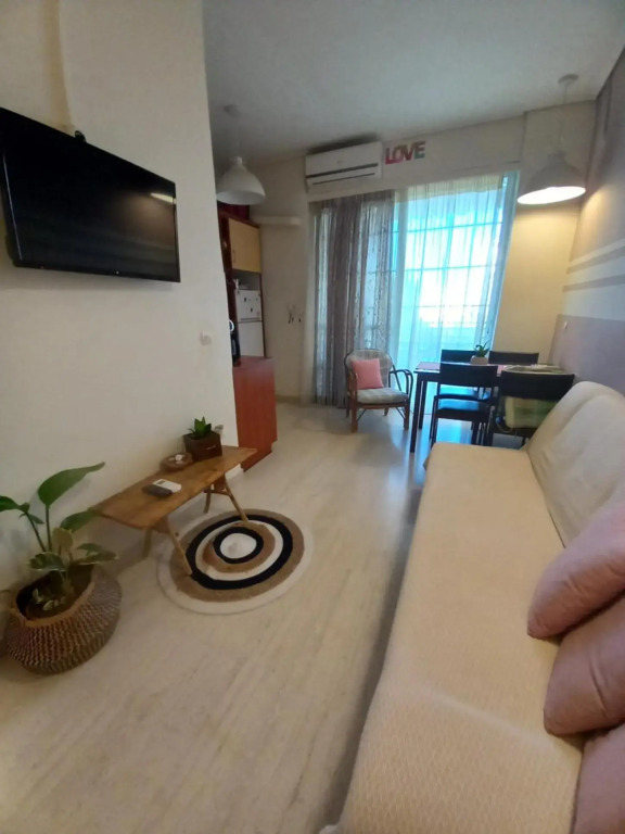 Evie's apartment