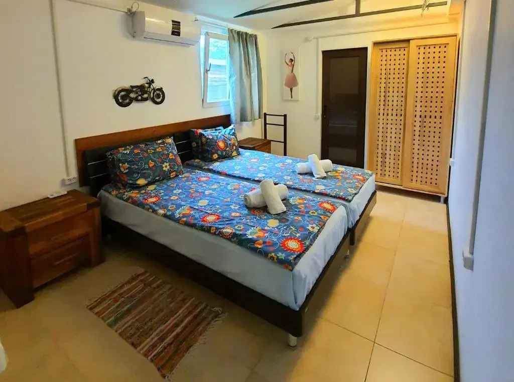 House & Yard Sesil L 90 m to beach