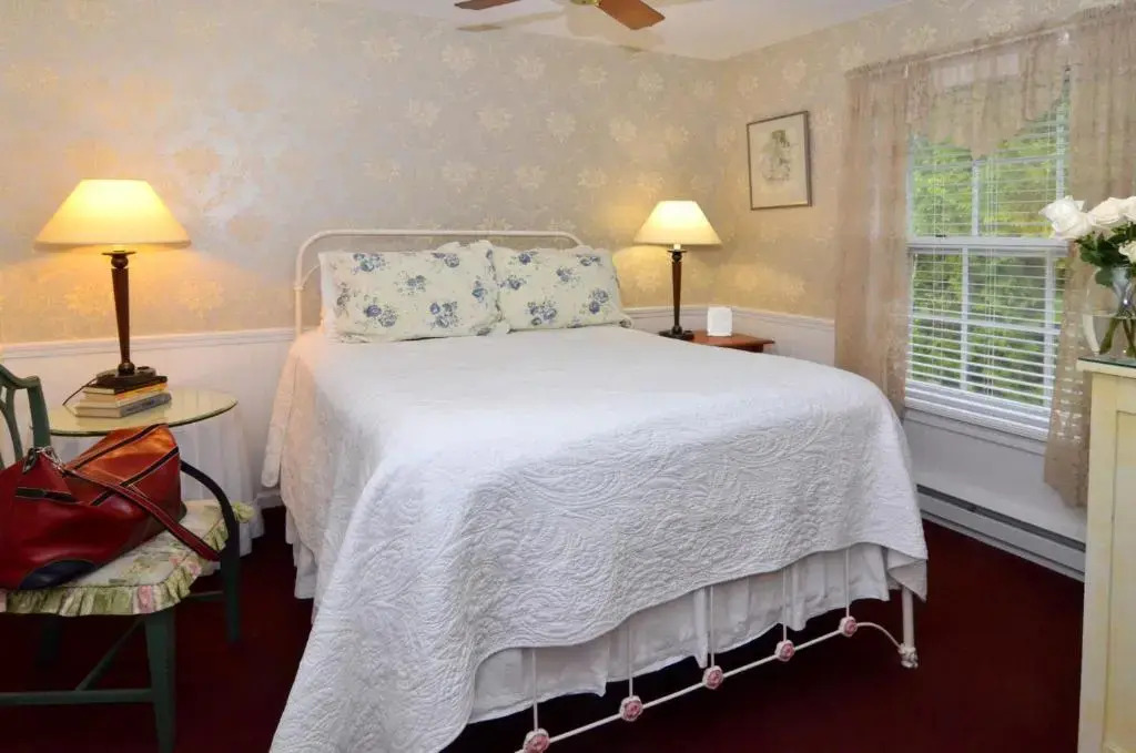 Eagle Harbor Inn