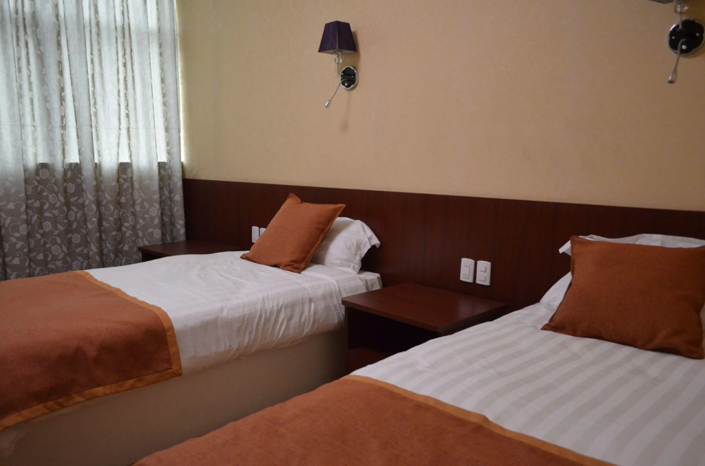 Hotel 198