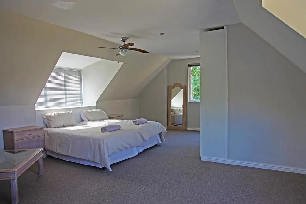 Cozy Quirky Cottage