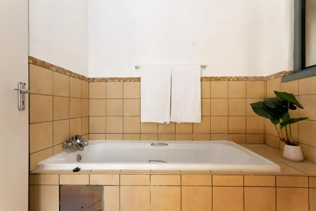 82 NOLE 2bed 2 bath apartment