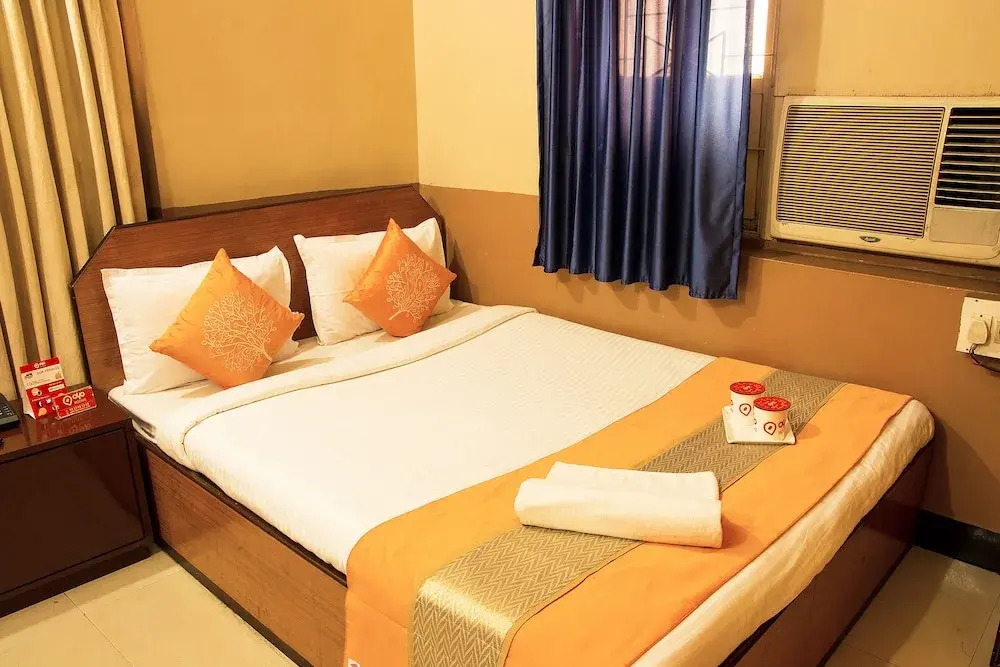 Hotel Bengal -100m from Park Circus 7 Point