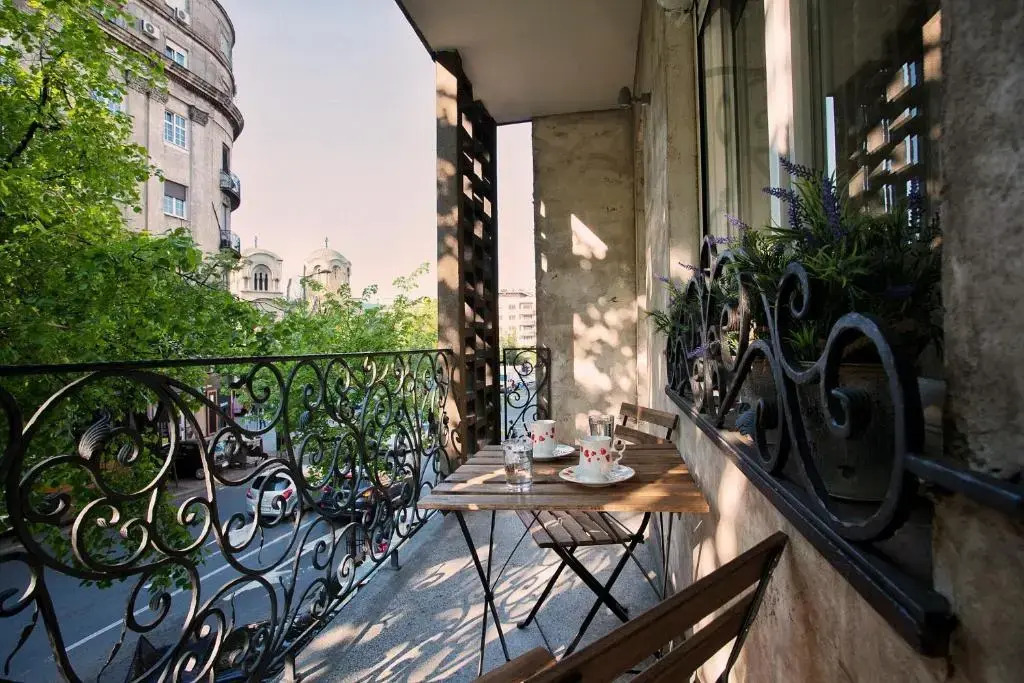 Hostgost At Skadarlija Square