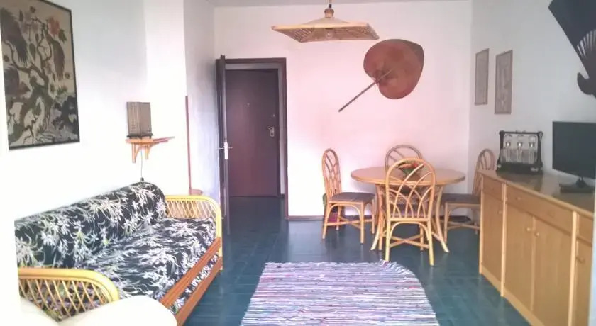 Sara House