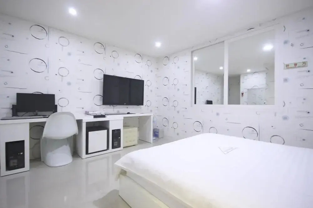 Gwangju Hanam Prada